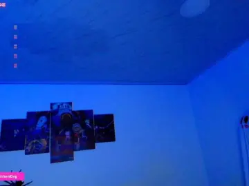 Nicorobin  live sex cam