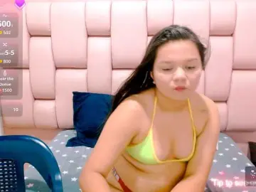 Naomi18a  live sex cam