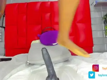 Taylorr-evans  live sex cam
