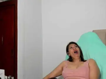 ChloeMiller69  live sex cam