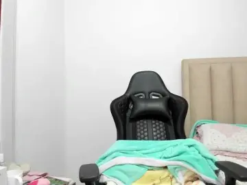 ChloeMiller69  live sex cam