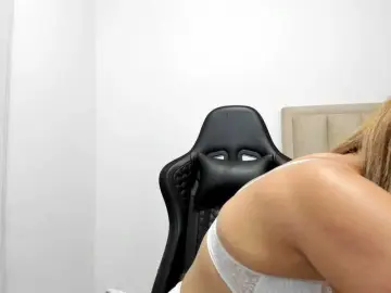 ChloeMiller69  live sex cam