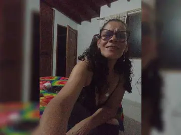 Linamilf70  live sex cam