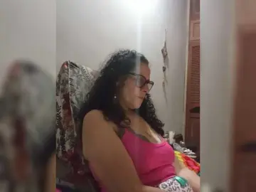 Linamilf70  live sex cam