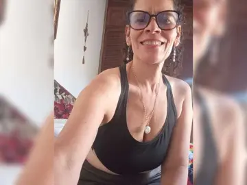 Linamilf70  live sex cam