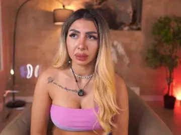 LucyyRosse  live sex cam