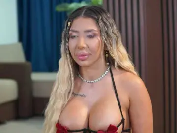 LucyyRosse  live sex cam