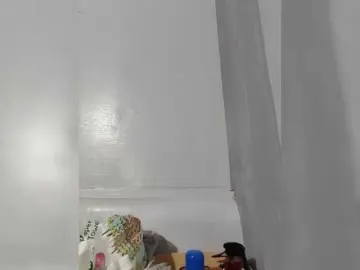 SweetKhat4u  live sex cam