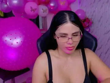 Lararoberts1  live sex cam