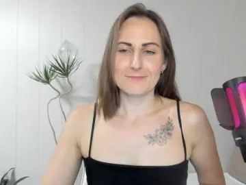Kiza9  live sex cam