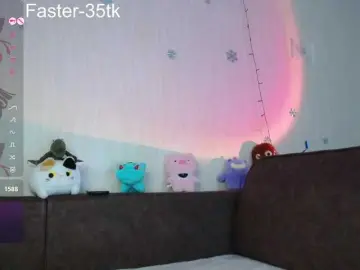 Small-Baby-Dia  live sex cam