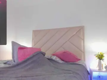 Sofia-Jones  live sex cam