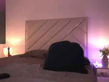Sofia-Jones  live sex cam