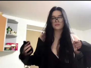 Mollipolii  live sex cam