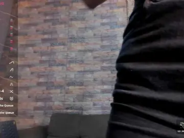 BrizzaH033  live sex cam