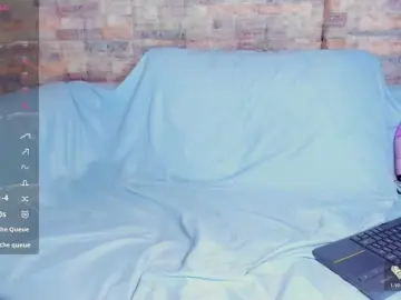 BrizzaH033  live sex cam