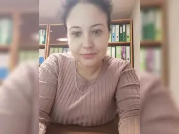 Polyk93  live sex cam