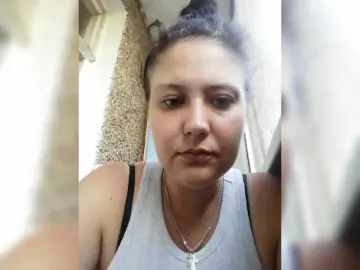 Polyk93  live sex cam