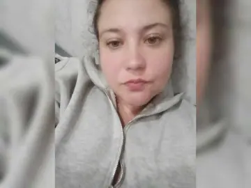 Polyk93  live sex cam