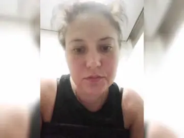 Polyk93  live sex cam