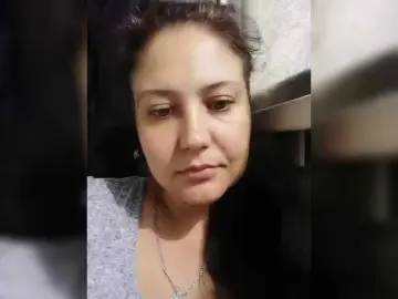 Polyk93  live sex cam