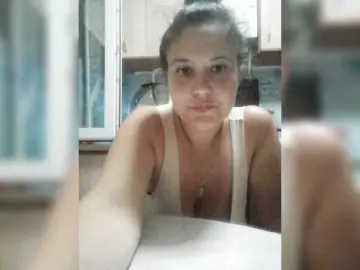 Polyk93  live sex cam