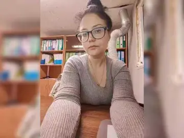 Polyk93  live sex cam
