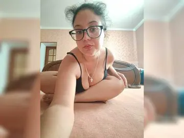 Polyk93  live sex cam