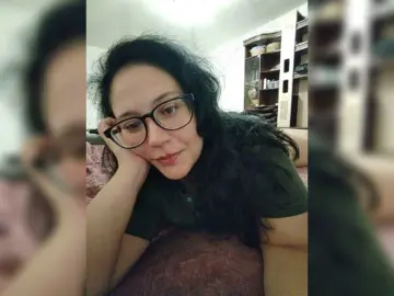 Polyk93  live sex cam