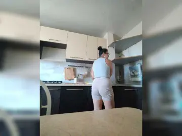 Polyk93  live sex cam