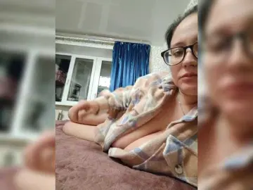 Polyk93  live sex cam