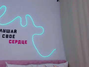 B4by-Emilia  live sex cam