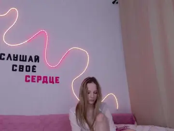 B4by-Emilia  live sex cam