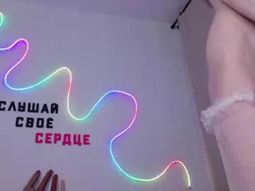 B4by-Emilia  live sex cam