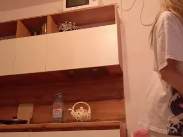 B4by-Emilia  live sex cam