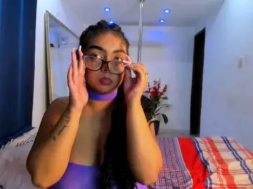 Nahomy-ryans  live sex cam