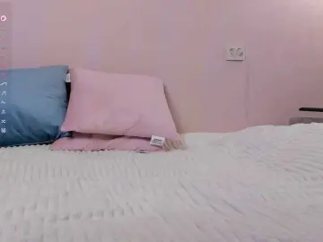 EllieRough  live sex cam