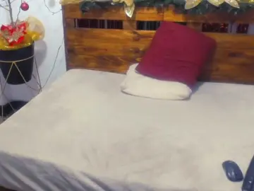 Yeseniaa25  live sex cam