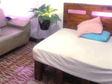 Yeseniaa25  live sex cam