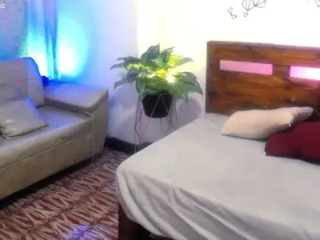 Yeseniaa25  live sex cam