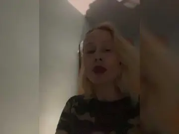 Clitgames  live sex cam