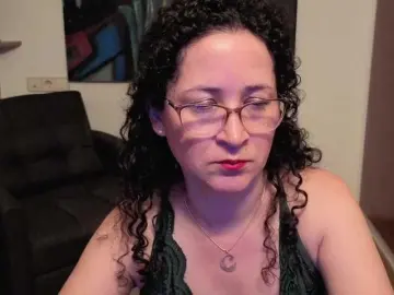 Lilihotlatina  live sex cam