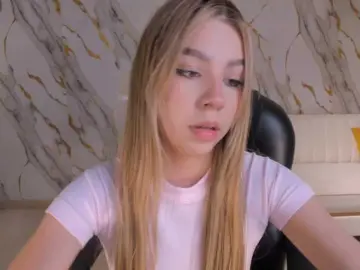 TiffannySins  live sex cam