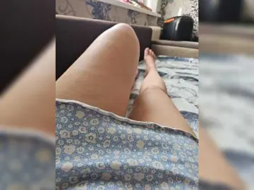 Leila17  live sex cam