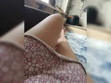 Leila17  live sex cam