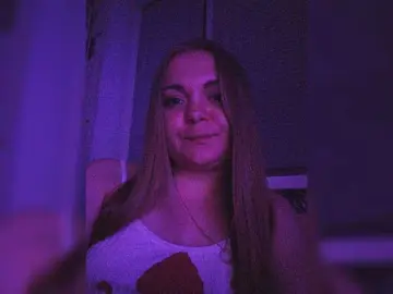 Leila17  live sex cam