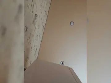 Leila17  live sex cam