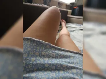 Leila17  live sex cam