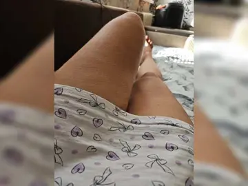 Leila17  live sex cam