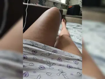 Leila17  live sex cam